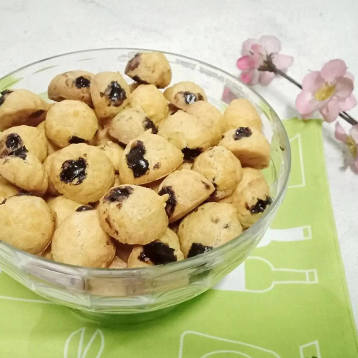 Ilustrasi Kue Sus Kering Isi Cokelat