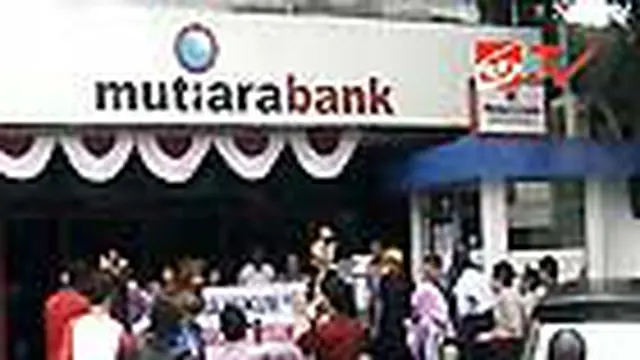 Nasabah Bank Century Tuntut Uang Mereka Dikembalikan