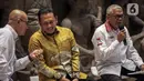 Direktur Utama MGPA Priandhi Satria (kanan) menyampaikan paparan bersama Ketua Umum IMI Bambang Soesatyo (tengah) dan Direktur Utama ITDC Ari Respati (kiri) saat peluncuran tiket presale WSBK 2022 di Gedung Sarinah, Jakarta, Rabu (31/8/2022). PT Pengembangan Pariwisata Indonesia (Persero)/Indonesia Tourism Development Corporation (ITDC), BUMN pengembang dan pengelola kawasan pariwisata di Indonesia, bersama Mandalika Grand Prix Association (MGPA) selaku bagian dari ITDC Group, merilis penjualan tiket harian menonton event MOTUL FILM World Superbike (WSBK) Indonesian Round yang akan berlangsung di Pertamina Mandalika International Circuit, Lombok, Nusa Tenggara Barat, pada 11-13 November 2022 mendatang. (Liputan6.com/Faizal Fanani)
