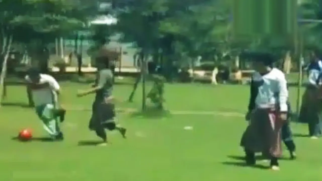 Bola-Sarung