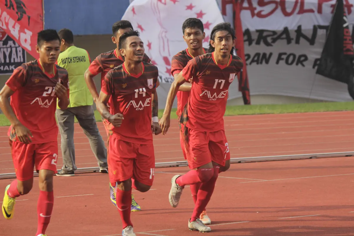 Persis Solo