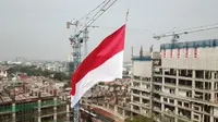 Kemeriahan Hari Ulang Tahun ke-79 Republik Indonesia (HUT ke-79 RI) semakin sakral, saat Sang Saka Merah Putih berukuran raksaksa mencuri perhatian warga menghiasi langit Jakarta sejak Sabtu pagi (17/8/2024). (Ist)