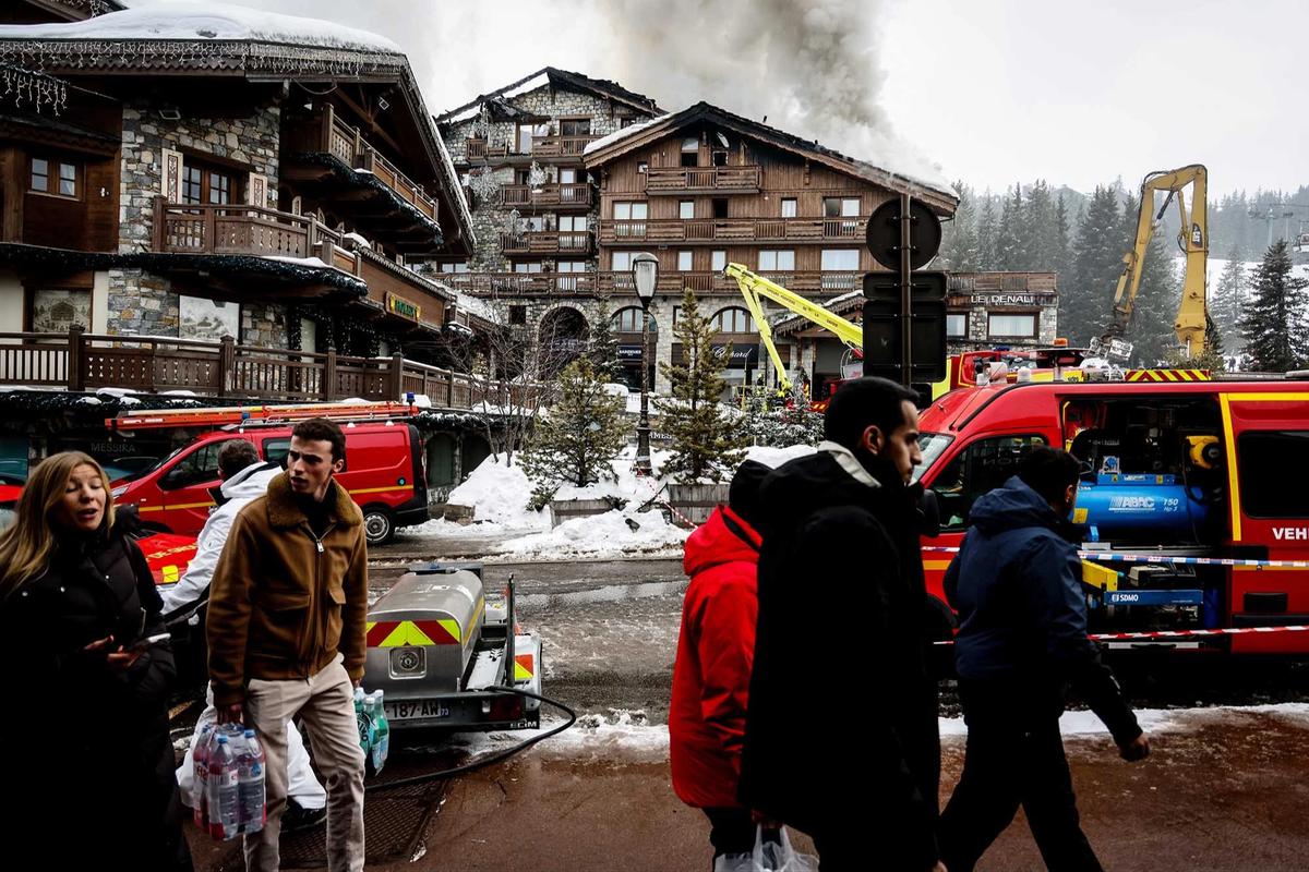 FOTO: Kebakaran Hebat Hanguskan Hotel Super Mewah di Courchevel Alpen Prancis