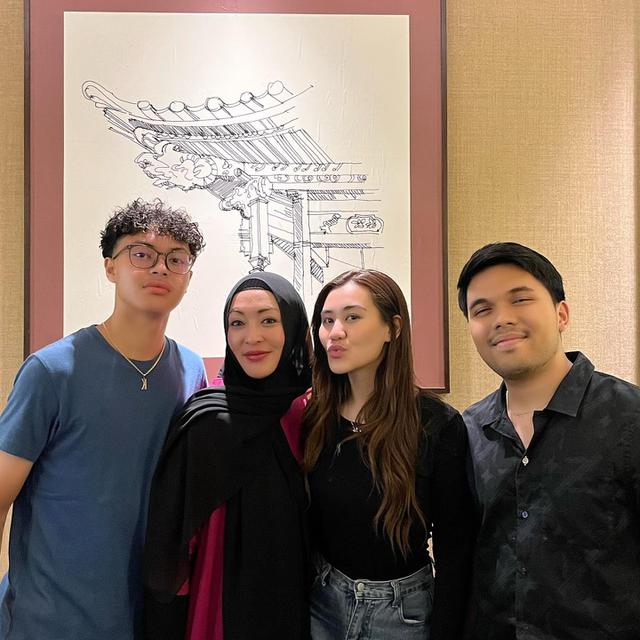 Makan Bareng, Ini 7 Kebersamaan Thoriq Halilintar Bersama Angelina Sondakh