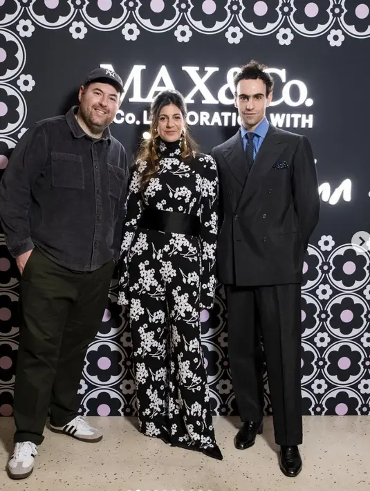 Bunga menjadi karakter utama pada koleksi ini perpadu dengan motif geometrus yang inovatif.  [Foto: Instagram/ MAX & Co.]