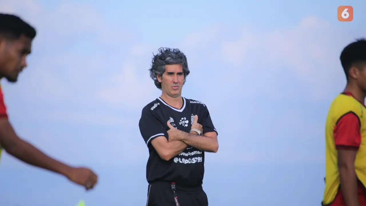 Pelatih Bali United Stefano Cugurra