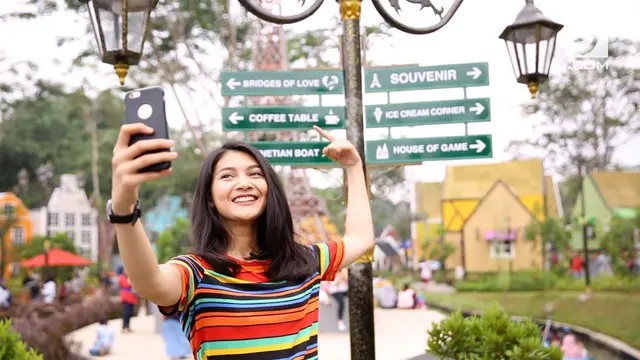 Tempat wisata yang bernuansa perkampungan Eropa ini berlokasi di Bogor