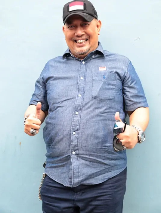 Bagi aktor legend yang satu ini, resolusinya di tahun 2018 berusaha lebih keras lagi dalam setiap hal yang dilakukan. Indro Warkop ingin mewujudkan rasa syukurnya kepada Tuhan dengan giat berkarya untuk bangsa ini. (Adrian Putra/Bintang.com)