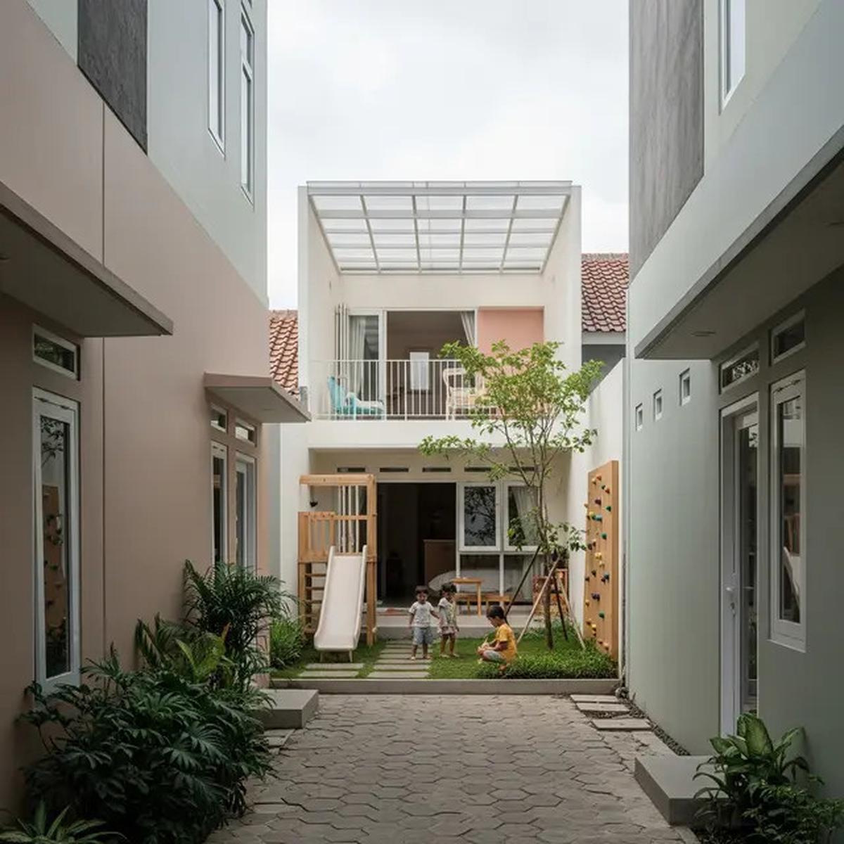 9 Desain Rumah Minimalis Ramah Anak di Gang Sempit, Ciptakan Hunian Aman di 2025