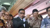 Sekjen PDIP Hasto Kristiyanto tanggapi vonis 3,5 tahun penjara. (Liputan6.com/Nur Habibie)