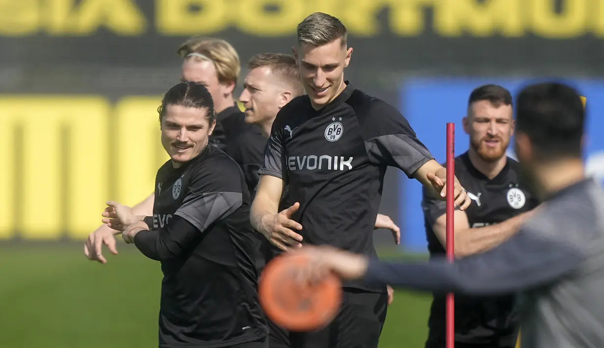 Borussia Dortmund menghadapi PSG asuhan Luis Enrique pada laga semifinal penting di Signal Iduna Park pada Kamis, 2 Mei 2024 dini hari WIB.  (Foto AP/Martin Meissner)