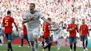 Para pemain Spanyol merayakan gol ke gawang Rusia pada laga 16 besar di Luzhniki Stadium, Moskow, Rusia, (1/7/2018). Rusia dan Spanyol bermain imbang 1-1. (AP/Vincent Michel)