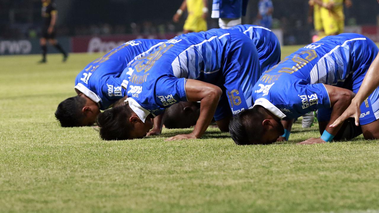 Selebrasi sujud para pemain Persib Bandung (Liputan6.com) 