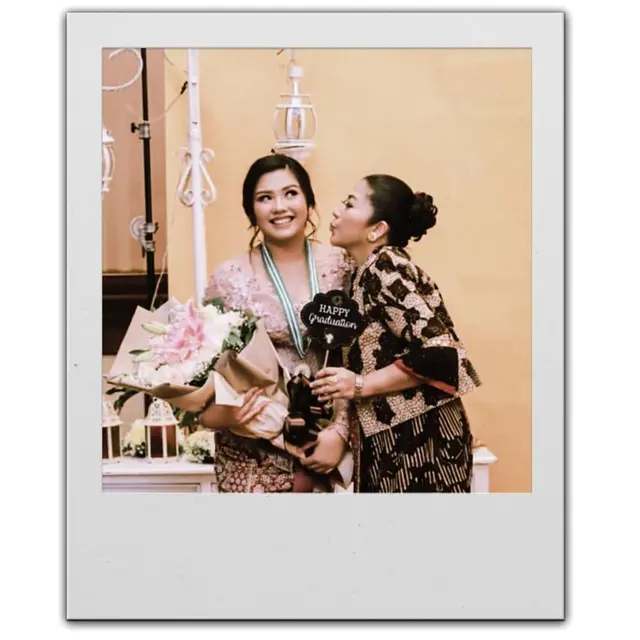Trisha Eungelica bersama Putri Candrawathi (https://www.instagram.com/p/CmecgAXSy4f/)