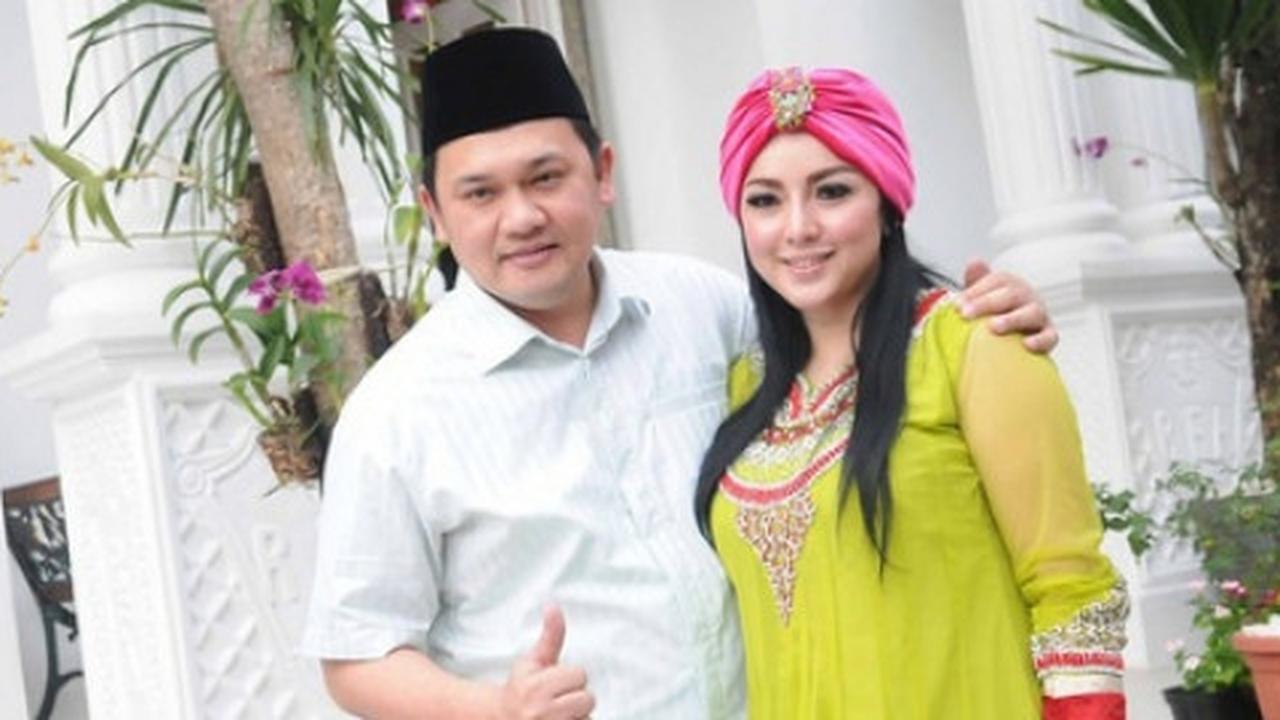 Resmi nikah dengan Regina, Farhat Abbas rasakan Lebaran berbeda