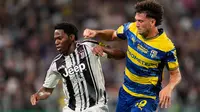 Jonathan David dari Juventus (kiri) beraksi dalam laga Serie A antara Juventus dan Parma di Stadion Juventus, Turin, Italia, Minggu, 24 Agustus 2025. (Fabio Ferrari/LaPresse via AP)&nbsp;&nbsp;&nbsp;