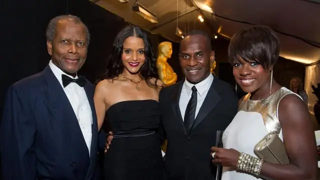 Foto kenangan Viola Davis dan Sidney Poitier. (Foto: Instagram terverifikasi @violadavis)