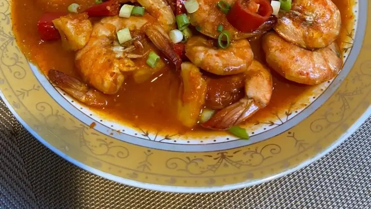 Tumis udang nanas asam manis