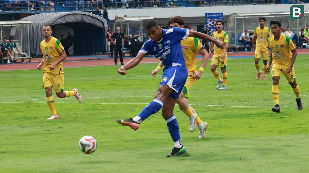 4 Momen Menarik di Duel Persib vs Persebaya : Debut Thom Haye dan Eliano Reijnders hingga Kartu Merah Francisco Rivera