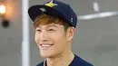 Kim Jong Kook menderita penyakit asam urat akibat terlalu banyak mengkonsumsi makanan mengandung protein. Diakuinya, penyakit ini telah diderita Kim selama dua tahun belakangan ini. (Instagram/kim_jong_kook)