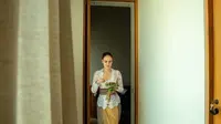 Potret Cantik Luna Maya Pakai Kebaya Kala Syukuran Rumah Baru di Bali