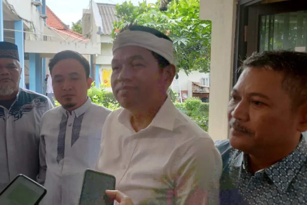 Dedi Mulyadi Mendadak Sidak ke SMAN 7 Cirebon, Ada Apa?