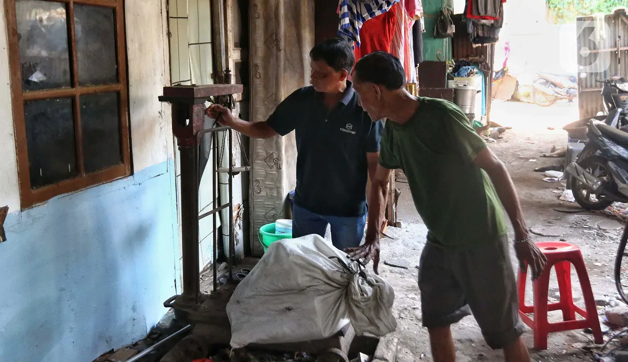 Menurut data Kementerian Lingkungan Hidup dan Kehutanan (KLHK) pada tahun 2022, Indonesia menghasilkan sekitar 19,45 juta ton sampah. (Liputan6.com/Angga Yuniar)