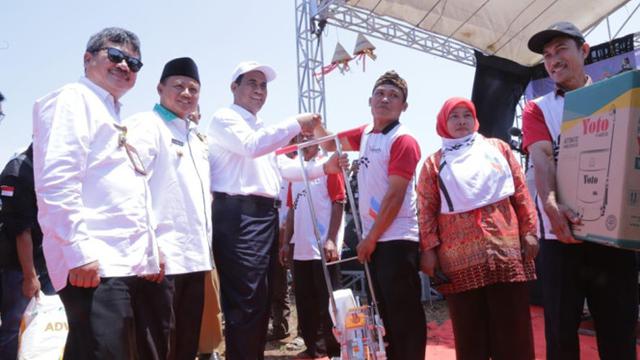 Genjot Produksi, Mentan Amran Bersama Petani Muda Milenial Tanam Jagung 5.000 Ha