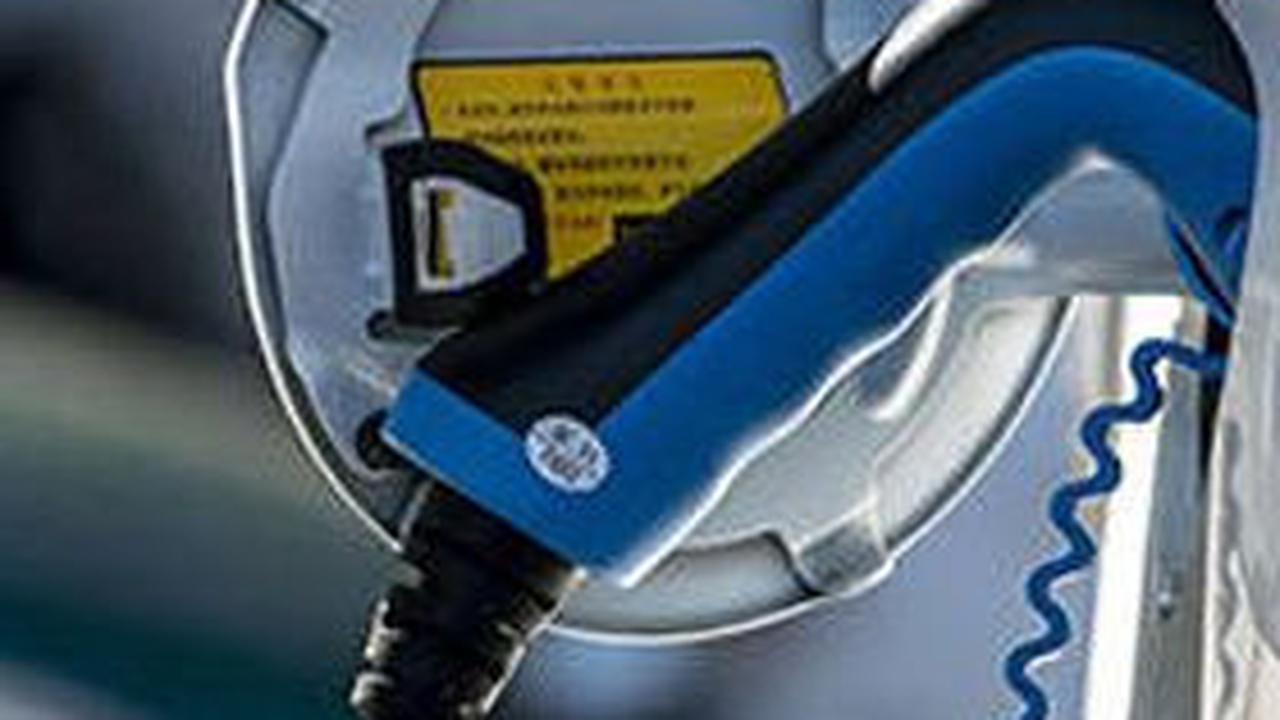 Harga mobil listrik bervariasi tergantung pada spesifikasinya. Berikut adalah daftar harga baterai beberapa mobil listrik yang dihimpun dari berbagai sumber pada Kamis, (13/6/2024)