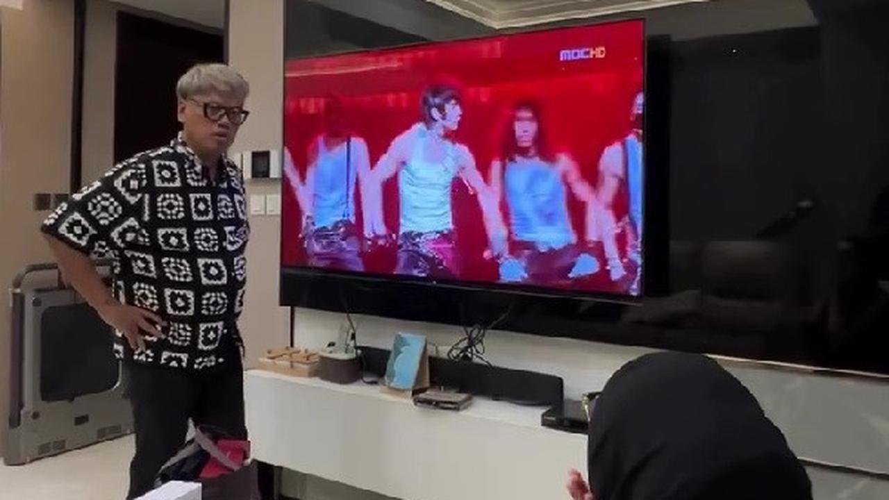 Kesal Istrinya Doyan Nonton K-Pop, Uya Kuya Berubah Jadi Idol Tapi Endingnya Malah Bikin Ngakak