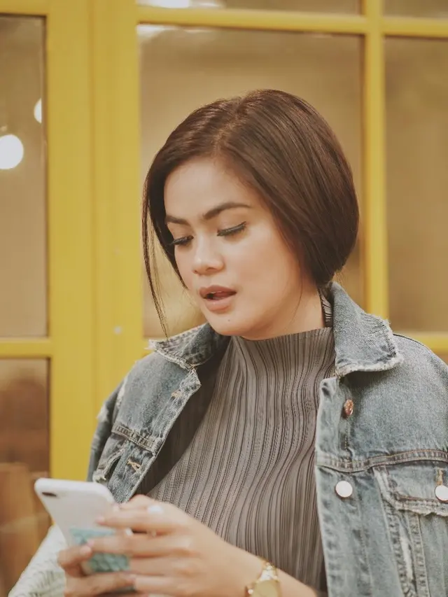 7 Potret Indah Indriana Pemain Sinetron Orang Ketiga yang Mirip Titi Kamal