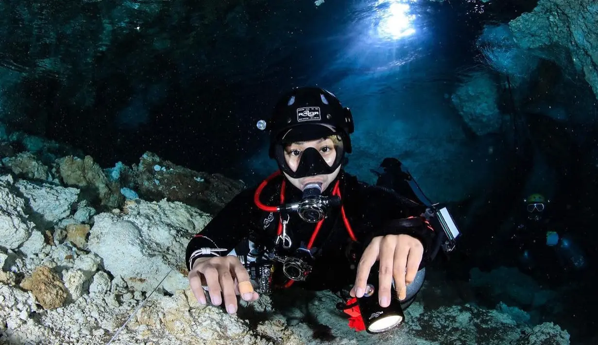 Sudah banyak laut yang didatangi Kirana Larasati untuk melakukan diving. Bahkan, dalam waktu dekat ia menjadi pembicara di the Philippine International Dive Expo (PHIDEX). (Foto: Instagram/@kiranalarasati)