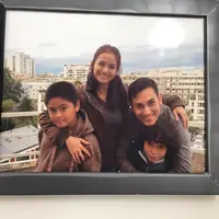 Acha Septriasa dan Arifin Putra di film Sabtu Bersama Bapak. foto: Instagram