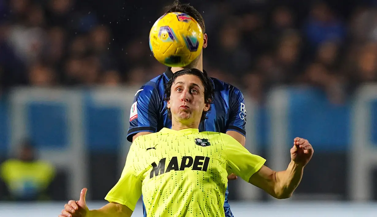 Ketelaere menggandakan skor Atalanta pada menit ke-63. Delapan menit berselang, Aleksey Miranchuk membawa tuan rumah unggul 3-0. (Spada/LaPresse via AP)