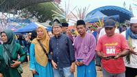 Almarhum Rizal Ramli saat hadir dalam gelar budaya masyarakat Rempang. Kedatangannya untuk memberi support moral terhadap warga yang tanahnya hendak diambil paksa untuk pembangunan pabrik kaca dari investor China. Foto: liputan6.com/ajang nurdin&nbsp;