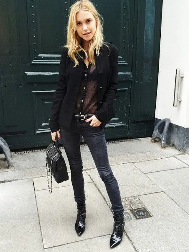 [Bintang] Semi Transparan, Simak Sederet Cara Pakai Sheer Top Biar Tampak Elegan