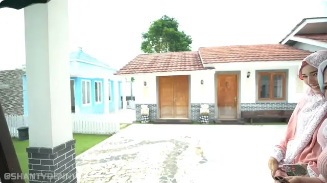 6 Potret Halaman Rumah Pasha Ungu yang Fungsional, Terdapat Fasilitas Lengkap