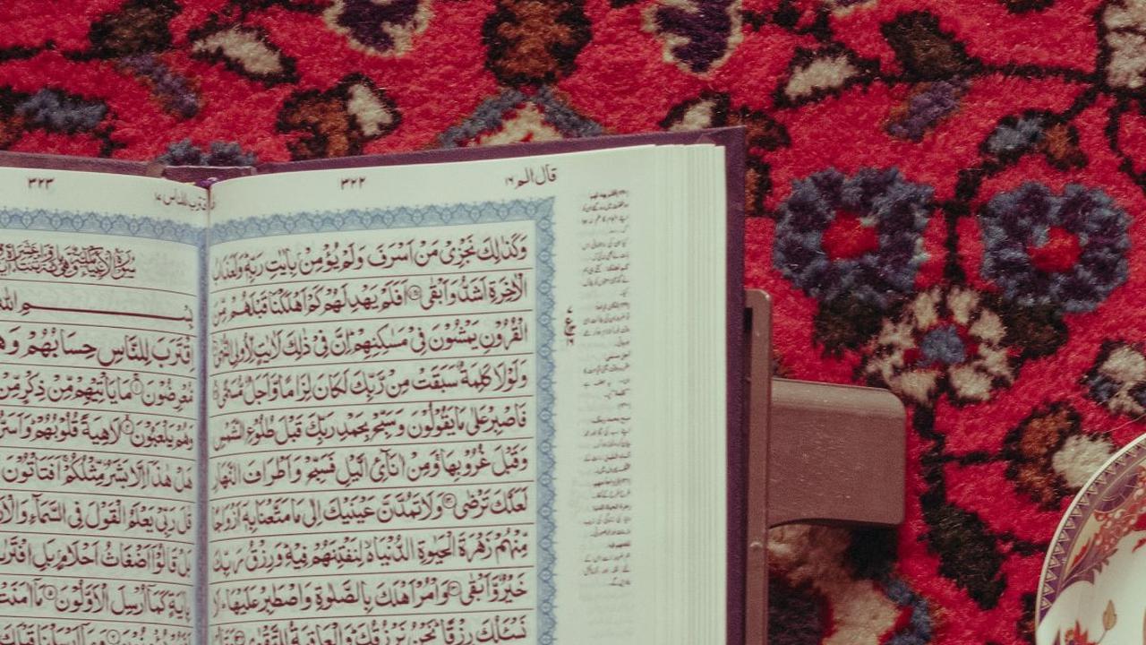 <b>Hukum Sedekah</b>