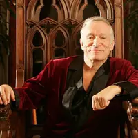 Sejak kepergian Hugh Hefner untuk selamanya, publik selalu bertanya penyebab di balik kematian bos playboy itu. Setelah beberapa hari Hefner dikebumikan, akhirnya terungkap soal kematian itu. (Instagram/hughefner)