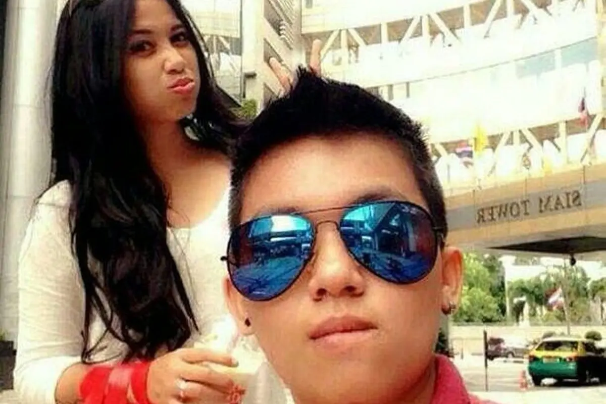 [Bintang] Sederet Foto Mesra Kiki Hasibuan dengan Pasangan Sejenisnya!