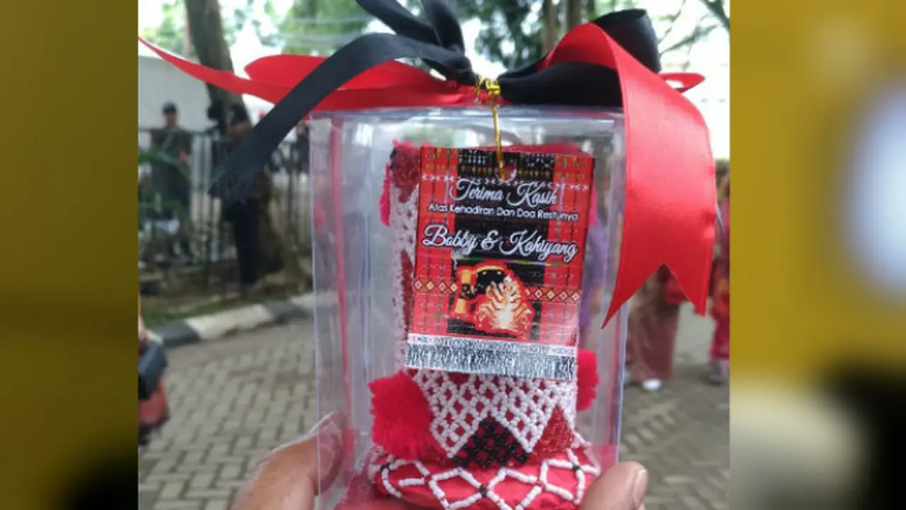 Suvenir di resepsi Kahiyang Ayu-Bobby Nasution.
