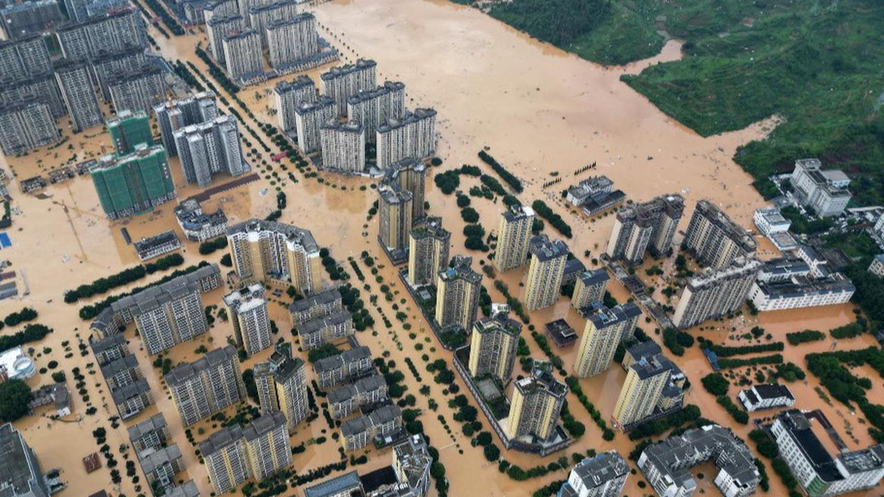 FOTO: Parahnya Banjir Besar Landa Barat Daya China, Telan Korban Jiwa dan Puluhan Ribu Orang Mengungsi