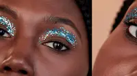 Begini Trik Bersihkan Eyeshadow Glitter yang Efektif Tanpa Ribet, Cukup dengan Satu Alat Sederhana