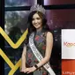 Puteri Indonesia 2018 Sonia Fergina Citra berpose seusai mengisi acara #KLYLOUNGE bertema Hari Batik Nasional di kantor KLY, Jakarta, Selasa (2/10). Sonia Fergina tampil cantik mengenakan batik di acara tersebut. (Liputan6.com/Herman Zakharia)