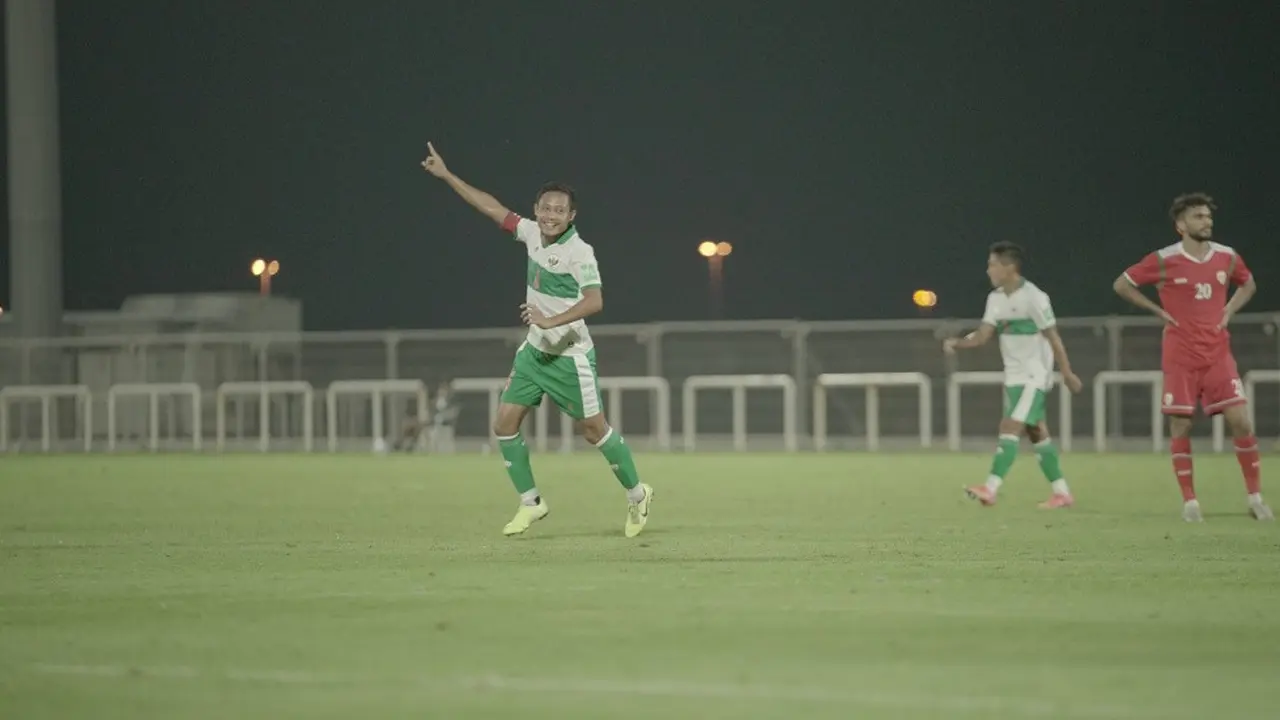 Gelandang Timnas Indonesia, Evan Dimas, setelah mencetak gol ke gawang Oman di Dubai, Uni Emirat Arab (UEA).