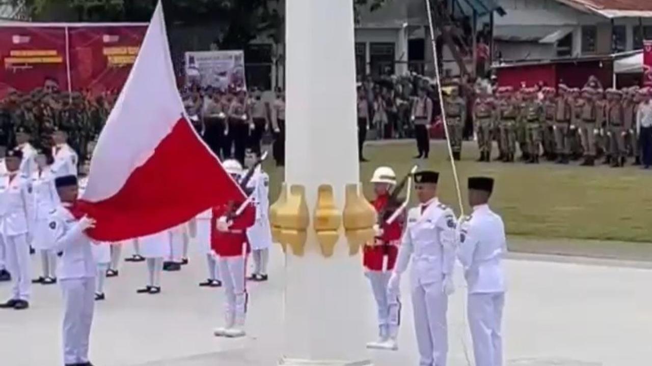 Viral Bendera Merah Putih Terbalik saat Upacara HUT Kemerdekaan di Mamasa, Panitia: Murni Kesalahan Teknis