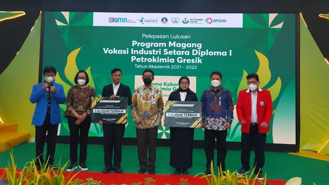 Kementerian Perindustrian (Kemenperin) telah menjalin kerja sama dengan PT Petrokimia Gresik yang turut melibatkan Politeknik APP Jakarta dan Politeknik ATI Makassar.