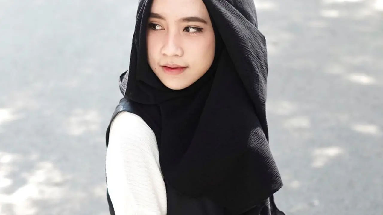 Bergaya Stylish dengan Hijab Kurang dari Rp 500.000