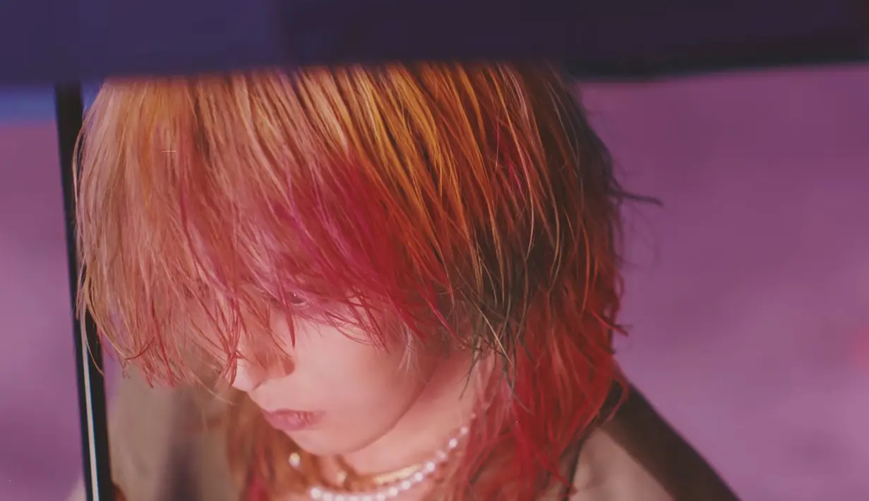 Sang leader juga tak kalah mencuri perhatian. Ia tak lain adalah Kwon Ji Yong atau G-Dragon. (YouTube BigBang)