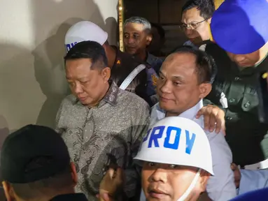 Mantan Jaksa Agung Muda Bidang Tindak Pidana Khusus (Jampidsus) Febrie Adriansyah, saat dibawa ke mobil tahanan untuk  ditahan di rutan KPK di  Gedung Kejagung, Jakarta, Jumat (24/07/2026). (KLY/ Arie Basuki)